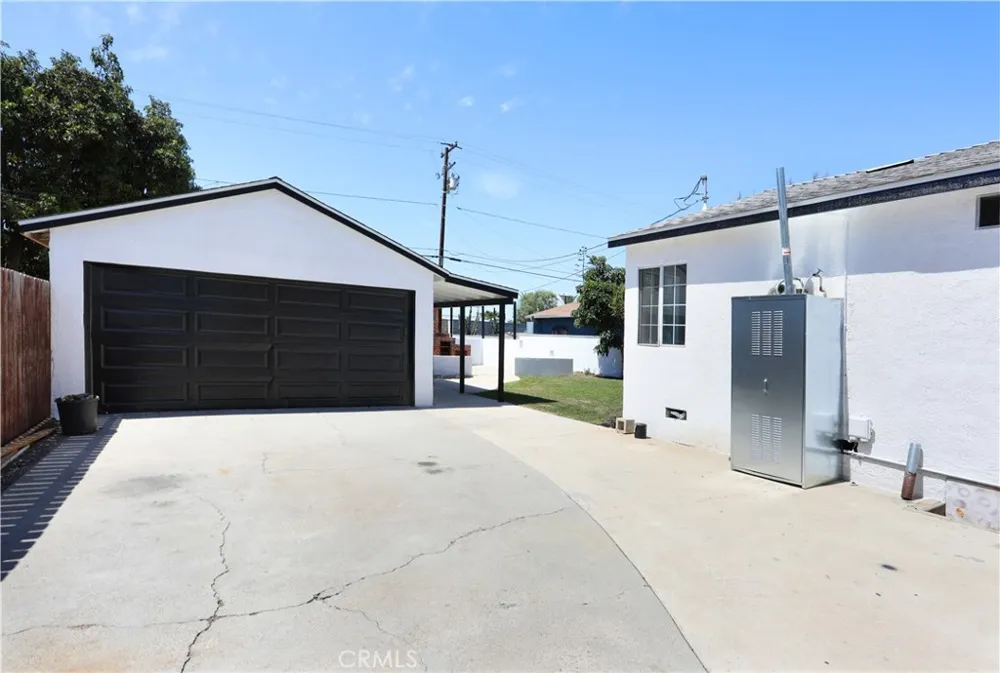 812 Louise Santa Ana, CA 92703