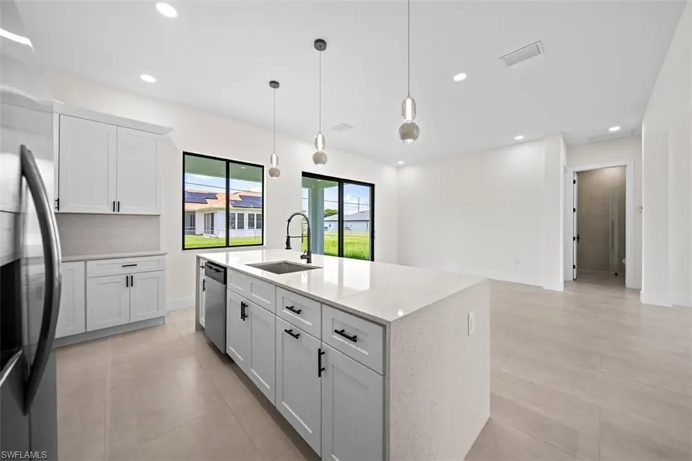 29 Trafalgar Parkway Cape Coral, FL 33991