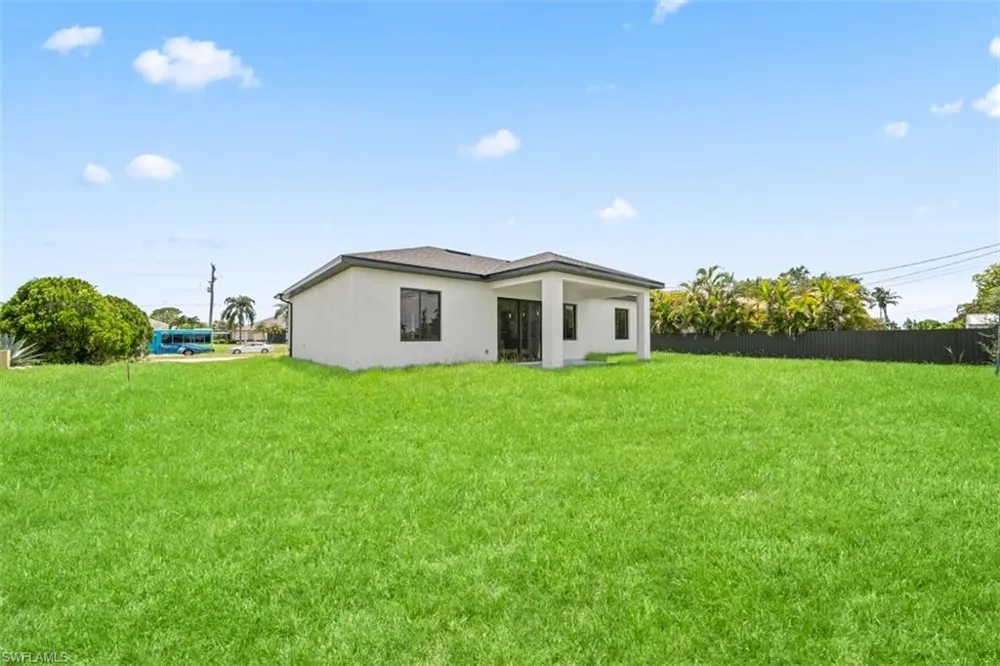 29 Trafalgar Parkway Cape Coral, FL 33991