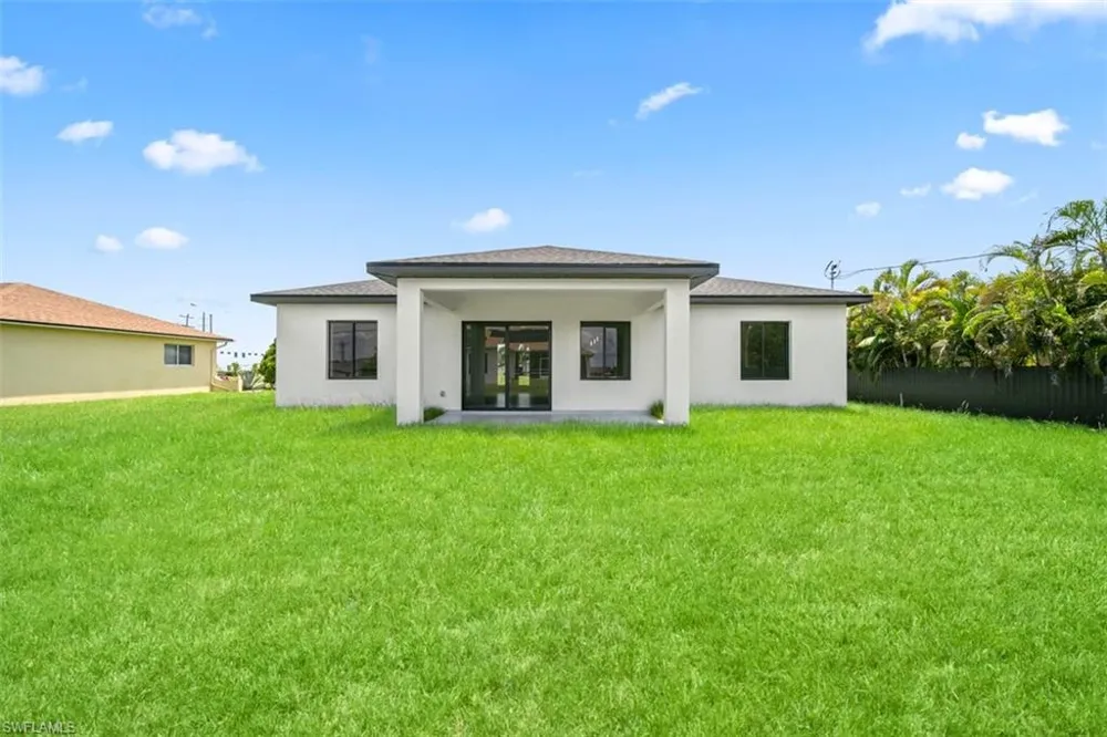 29 Trafalgar Parkway Cape Coral, FL 33991