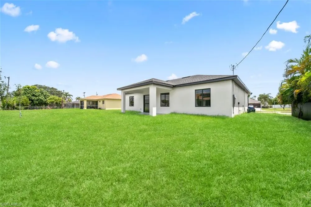 29 Trafalgar Parkway Cape Coral, FL 33991