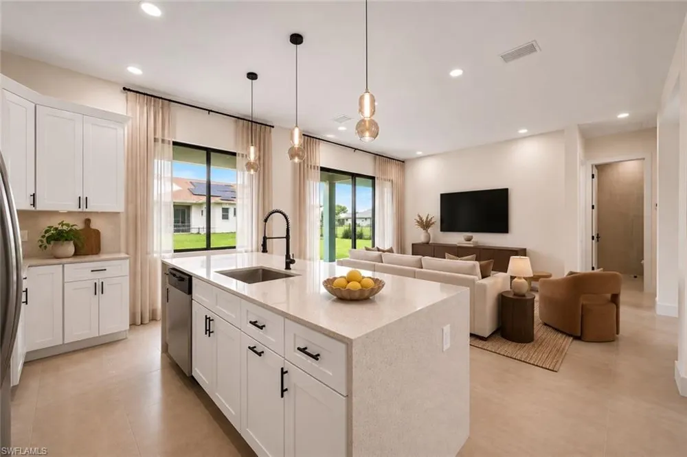 29 Trafalgar Parkway Cape Coral, FL 33991