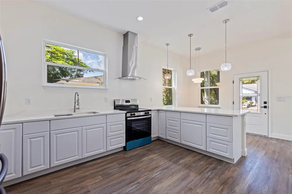 802 18TH STREET S St Petersburg, FL 33712