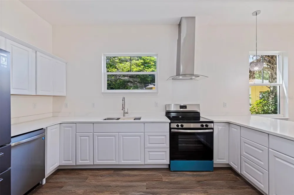 802 18TH STREET S St Petersburg, FL 33712