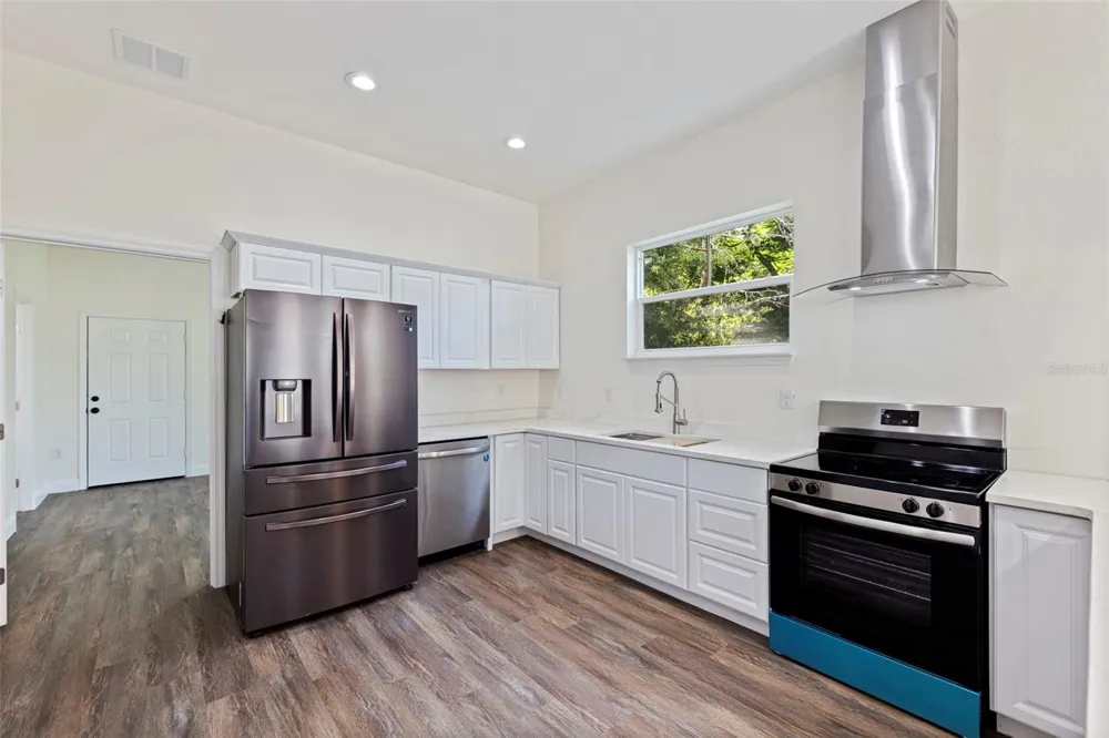 802 18TH STREET S St Petersburg, FL 33712