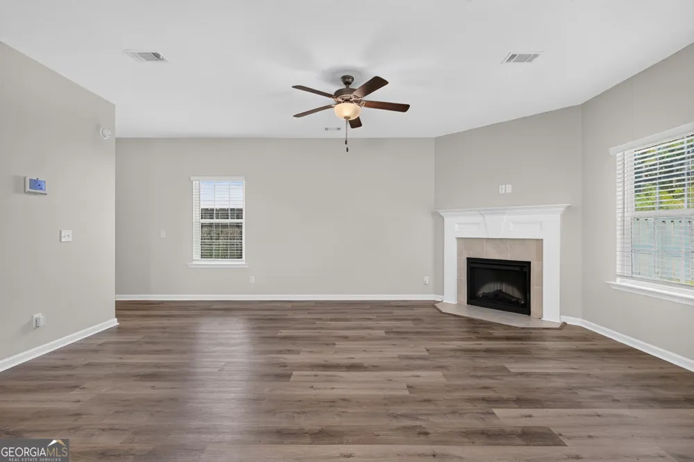 572 Brightleaf CIR Hinesville, GA 31313