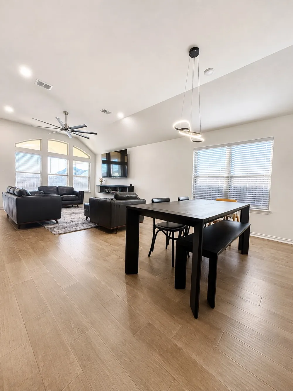 384 Biscayne Bay Bend Kyle, TX 78640