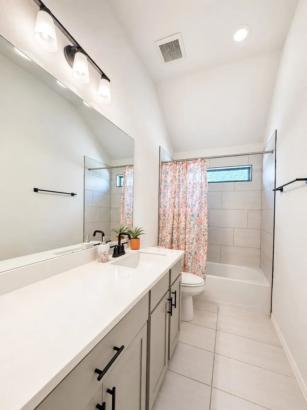 384 Biscayne Bay Bend Kyle, TX 78640
