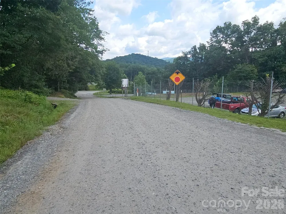 522 Buckeye Access Road Swannanoa, NC 28778