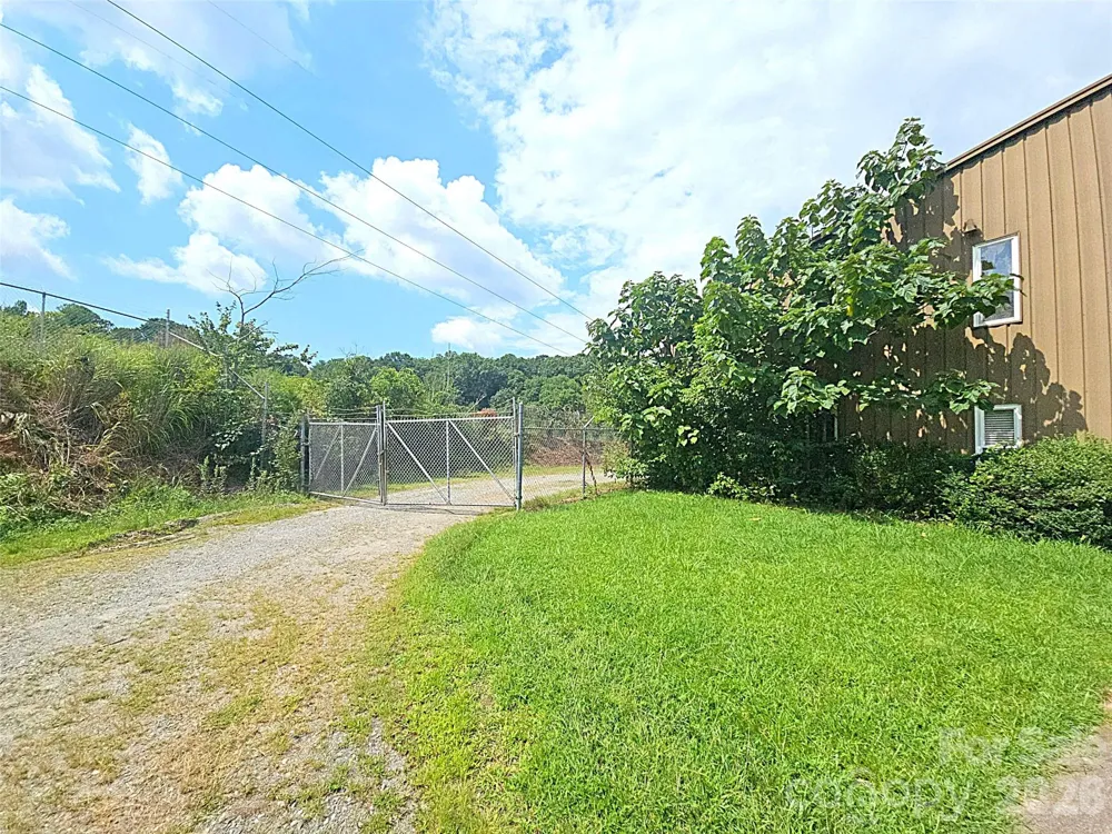 522 Buckeye Access Road Swannanoa, NC 28778
