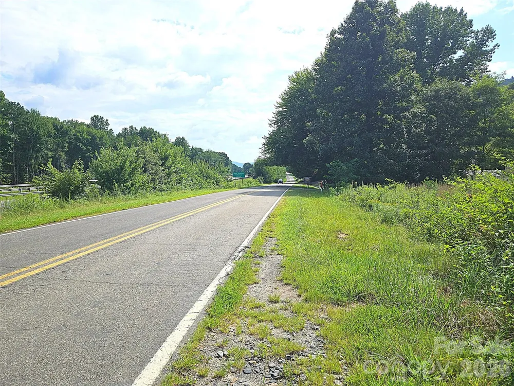 522 Buckeye Access Road Swannanoa, NC 28778