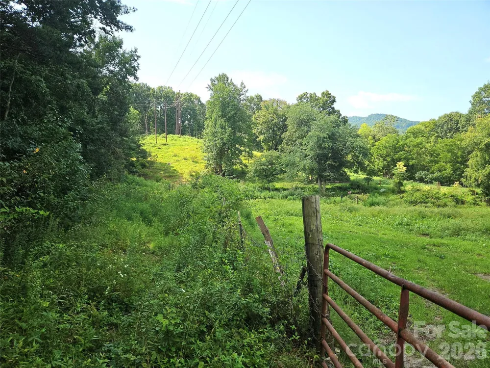 522 Buckeye Access Road Swannanoa, NC 28778