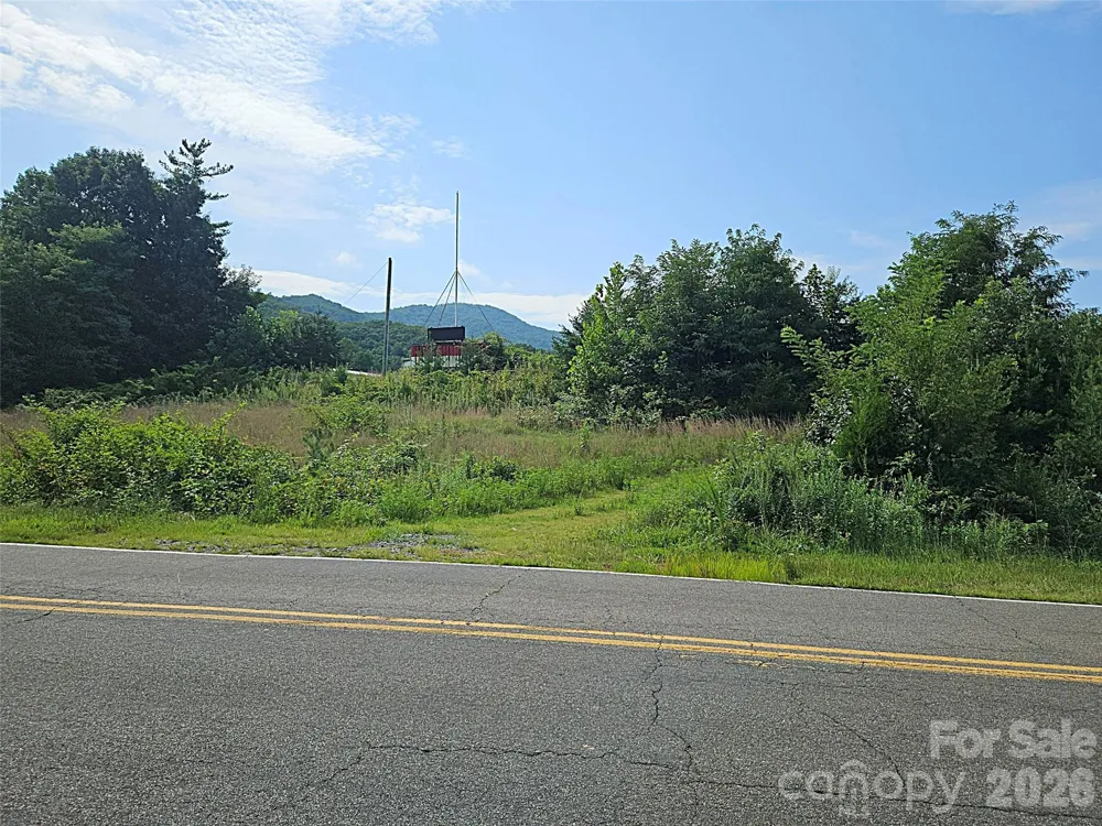 522 Buckeye Access Road Swannanoa, NC 28778