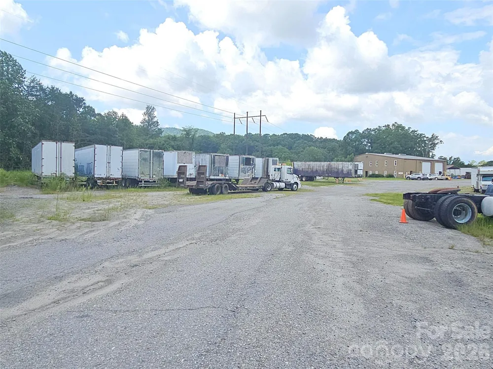 522 Buckeye Access Road Swannanoa, NC 28778