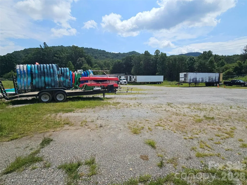 522 Buckeye Access Road Swannanoa, NC 28778