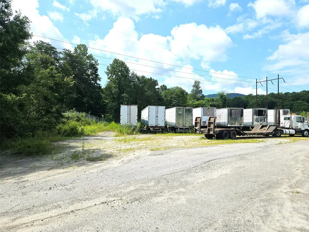522 Buckeye Access Road Swannanoa, NC 28778