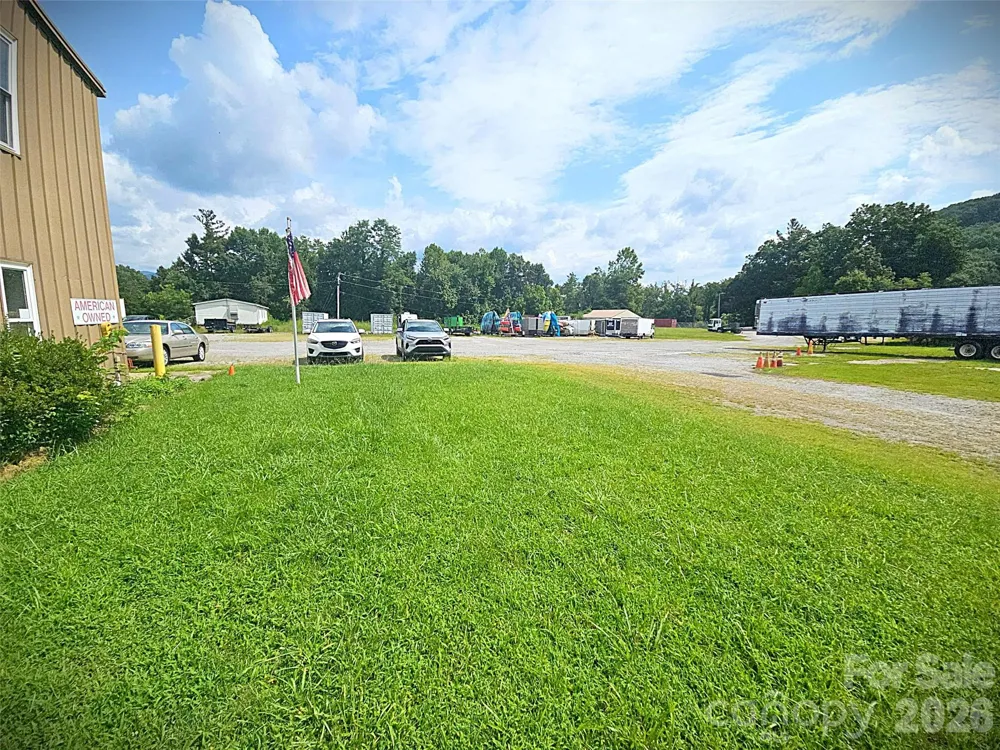 522 Buckeye Access Road Swannanoa, NC 28778