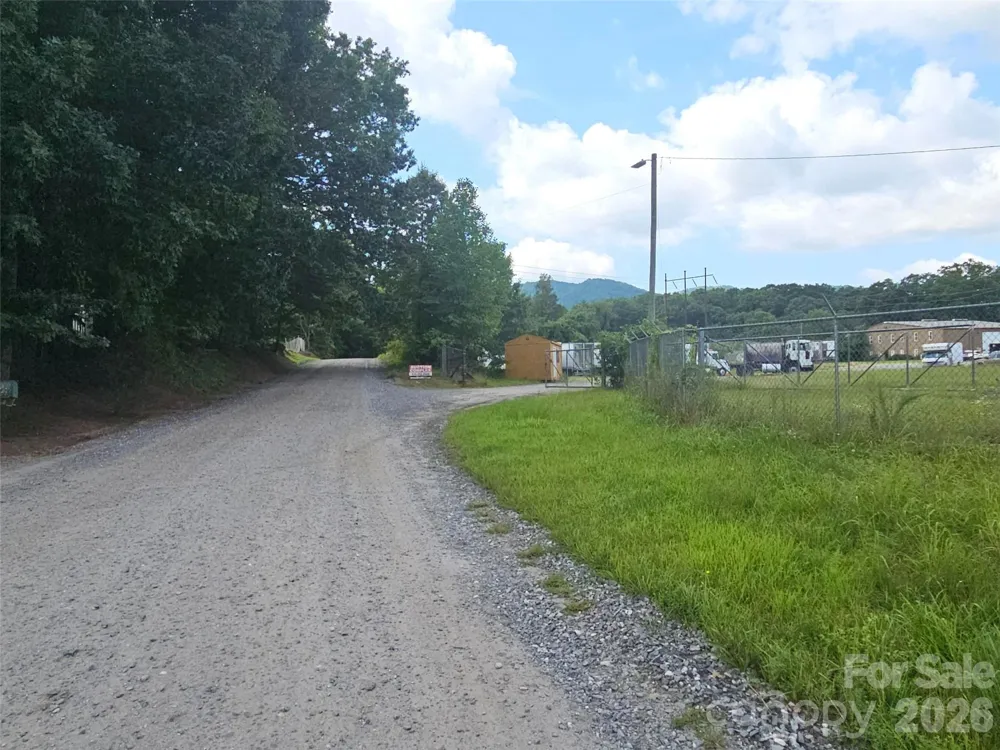 522 Buckeye Access Road Swannanoa, NC 28778