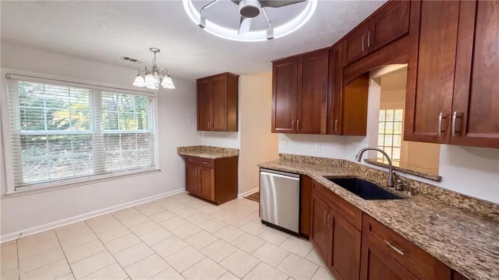567 Deadwood Trail Locust Grove, GA 30248