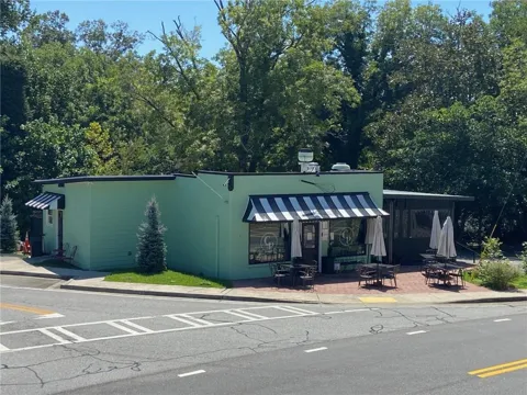 270 Main Street East