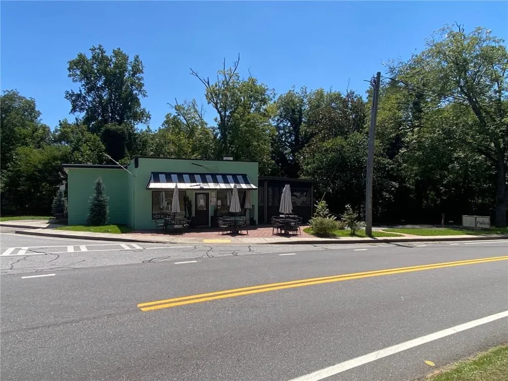 270 Main Street East Dahlonega, GA 30533