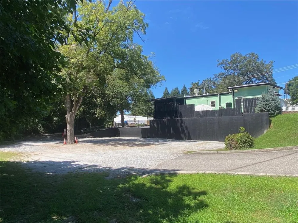 270 Main Street East Dahlonega, GA 30533
