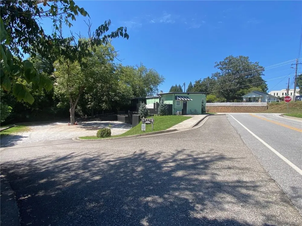 270 Main Street East Dahlonega, GA 30533