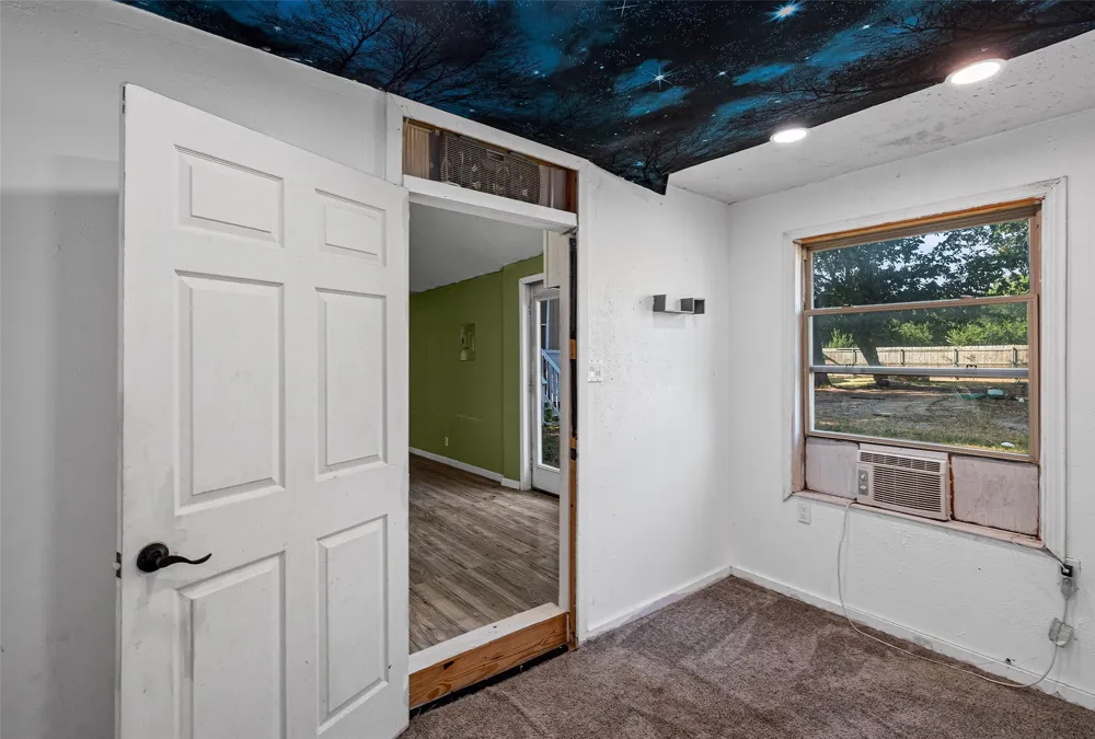 2015 Roberts Drive Granbury, TX 76048