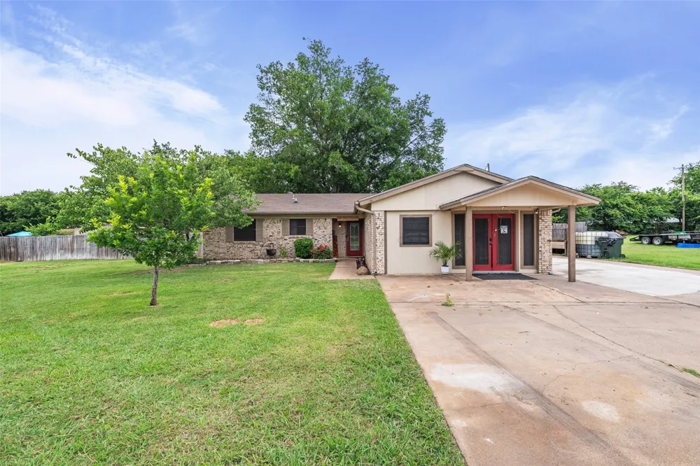 2015 Roberts Drive Granbury, TX 76048