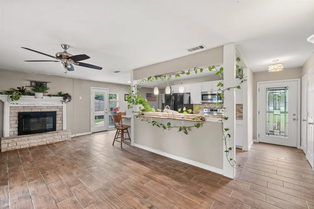 2015 Roberts Drive Granbury, TX 76048