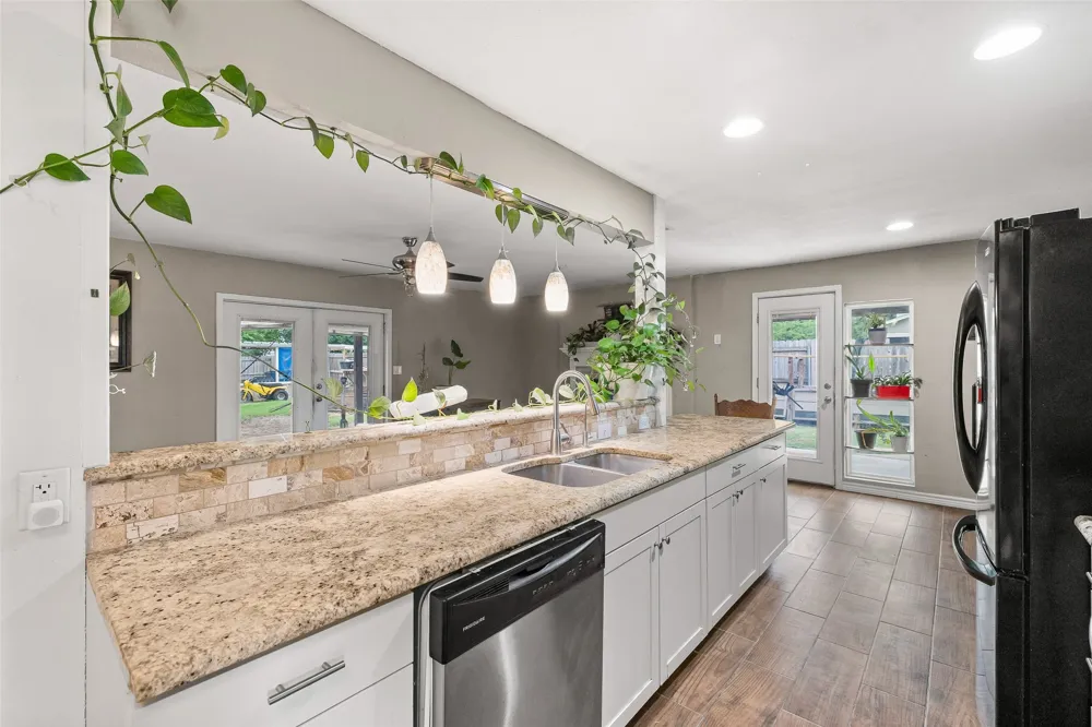 2015 Roberts Drive Granbury, TX 76048