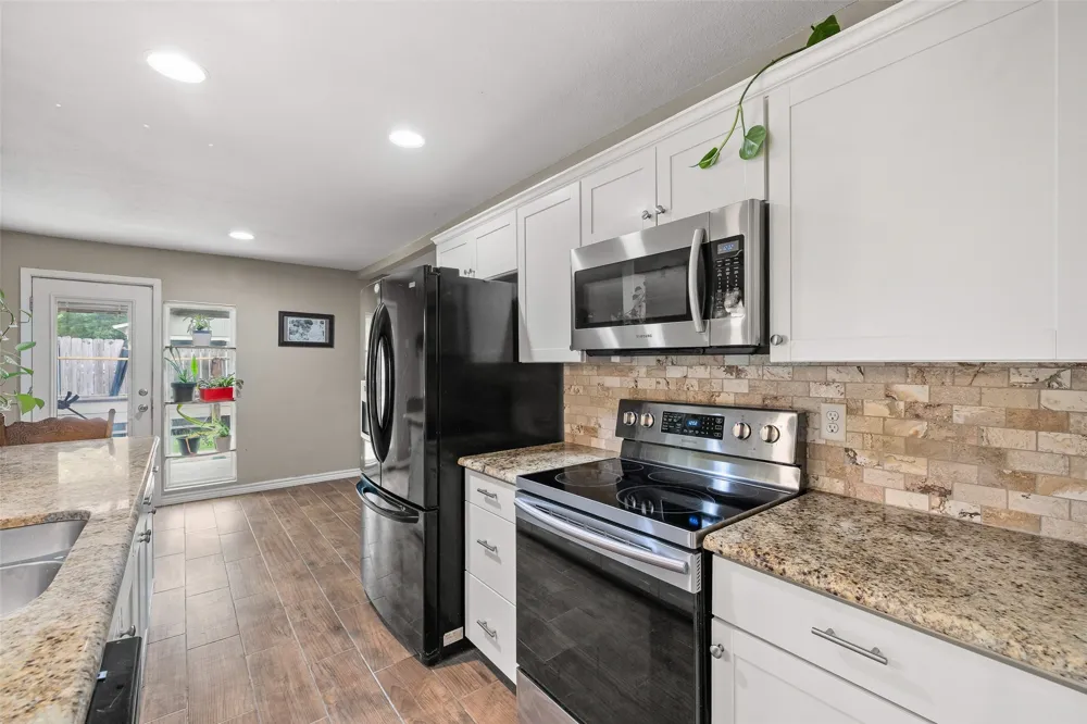 2015 Roberts Drive Granbury, TX 76048