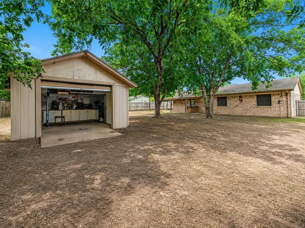 2015 Roberts Drive Granbury, TX 76048
