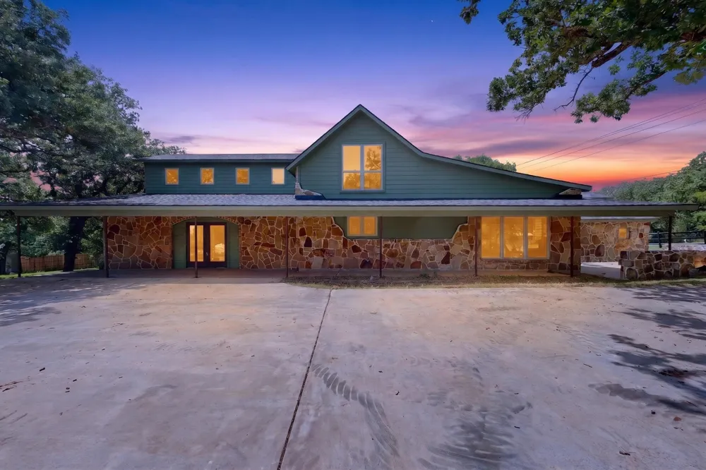 1880 Houston Road Burleson, TX 76028