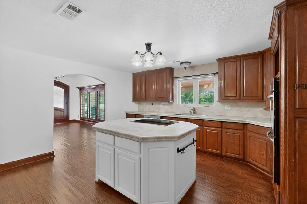 1880 Houston Road Burleson, TX 76028