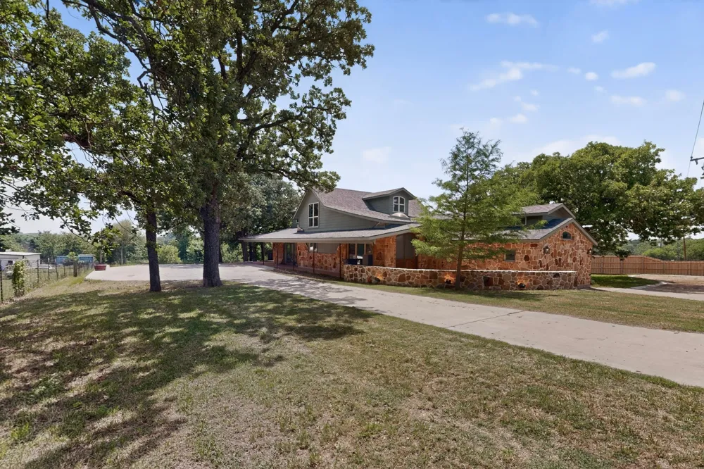 1880 Houston Road Burleson, TX 76028