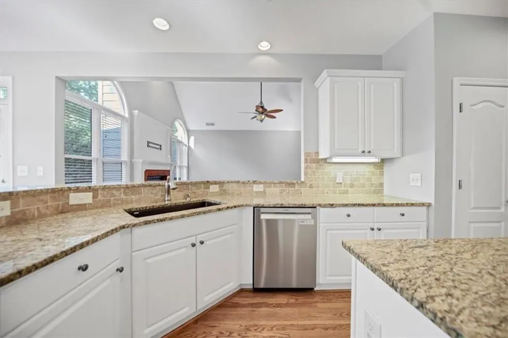 182 Fairway View Crossing Acworth, GA 30101