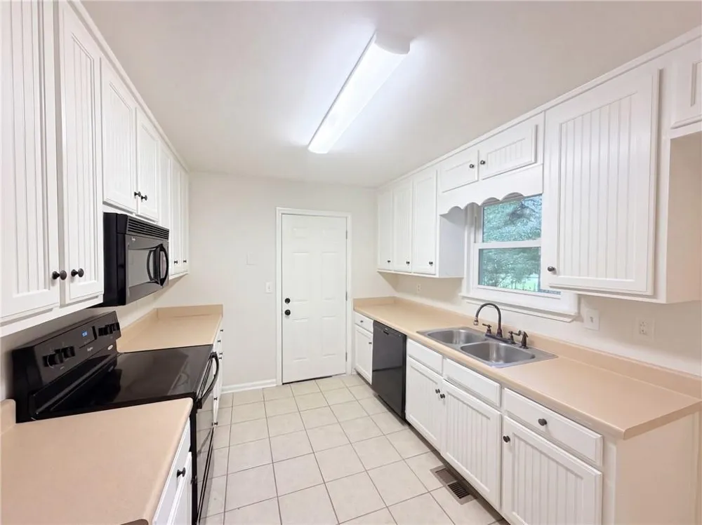 1784 Deer Court NW Monroe, GA 30656