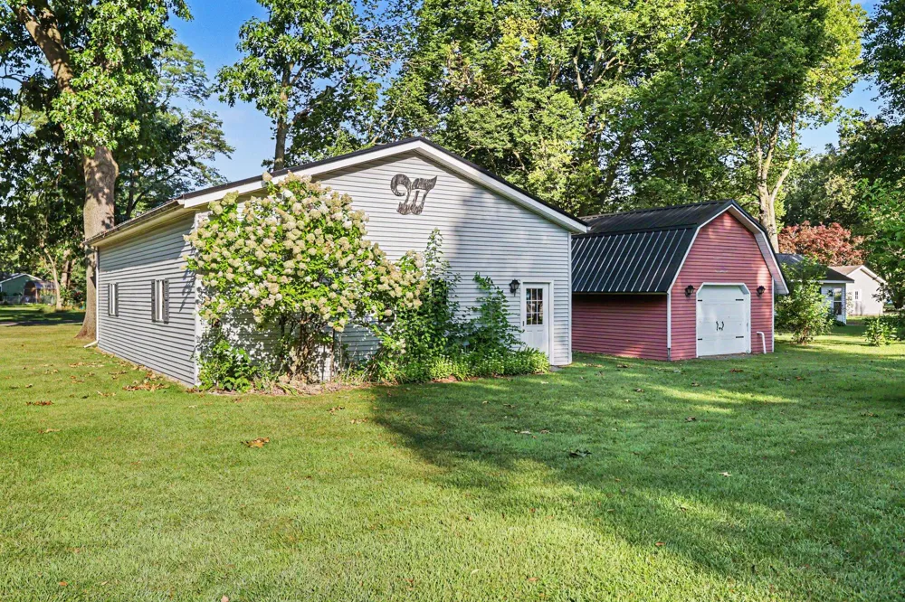 340 W Railroad Street Centreville, MI 49032