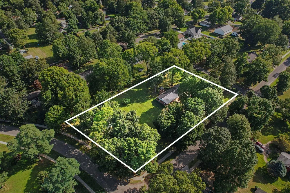 340 W Railroad Street Centreville, MI 49032