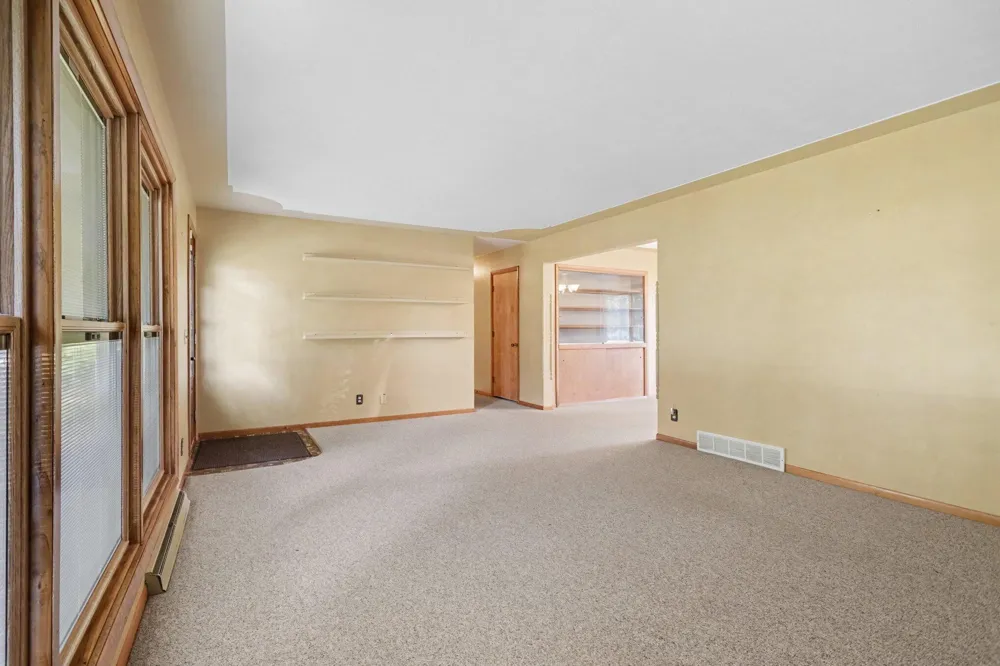 340 W Railroad Street Centreville, MI 49032