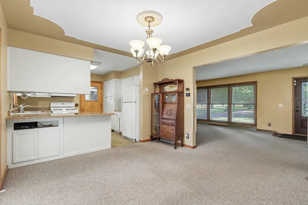 340 W Railroad Street Centreville, MI 49032