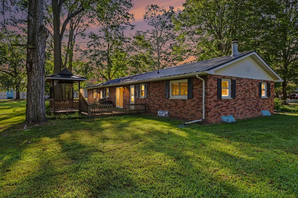 340 W Railroad Street Centreville, MI 49032