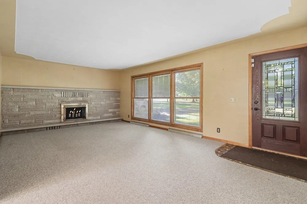 340 W Railroad Street Centreville, MI 49032