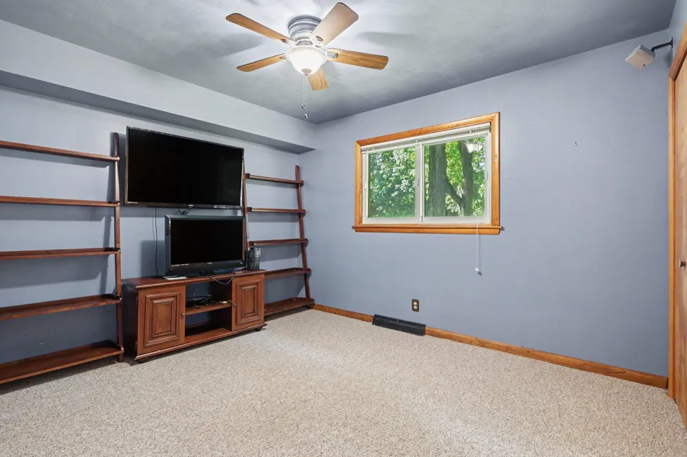 340 W Railroad Street Centreville, MI 49032