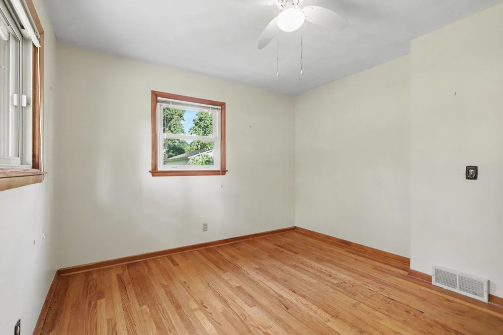 340 W Railroad Street Centreville, MI 49032