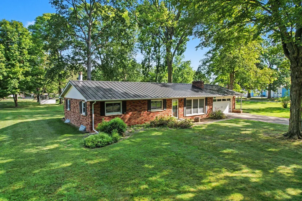 340 W Railroad Street Centreville, MI 49032