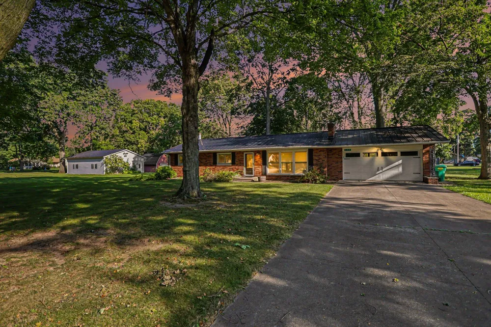 340 W Railroad Street Centreville, MI 49032