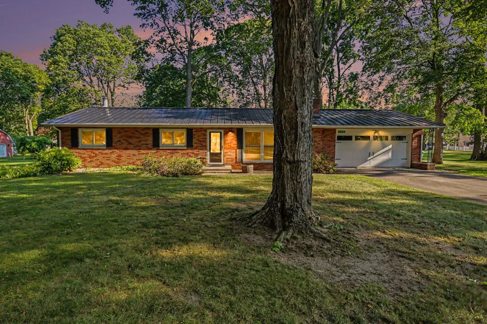340 W Railroad Street Centreville, MI 49032