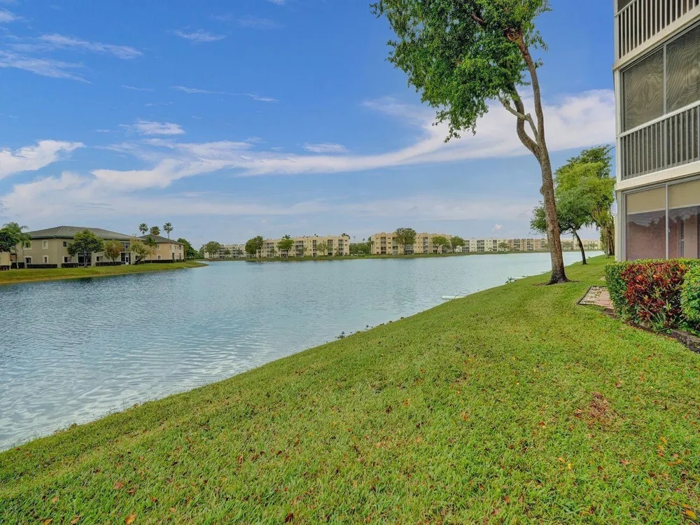 7411 GRANVILLE DRIVE #106 Tamarac, FL 33321